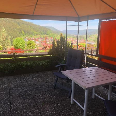 Appartement Mit Herrlicher Aussicht Uebers Murgtal 拜尔斯布龙 外观 照片
