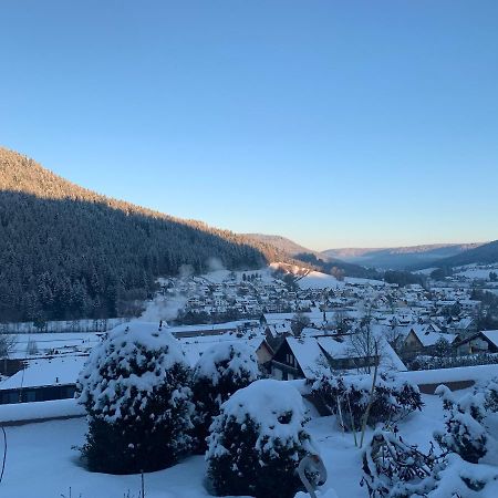 Appartement Mit Herrlicher Aussicht Uebers Murgtal 拜尔斯布龙 外观 照片